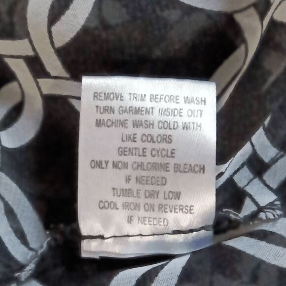 Maurices Low Cut Belted Sheer Tunic Blouse Women's Sz M Top Black White Geo - Picture 10 of 10